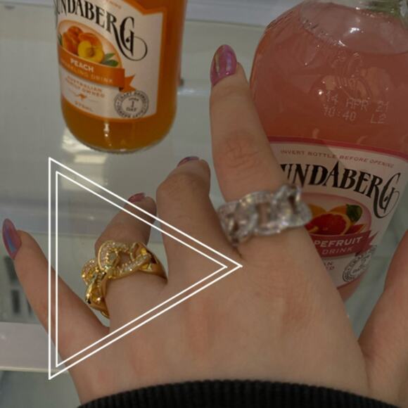 Zircon Baguette 18K Gold Plated Twisted Ring - Picture 4 of 8